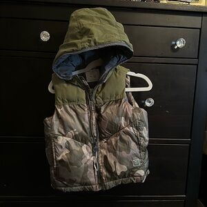 Zara baby boy camo puffer vest with hoodie